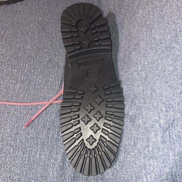 Timberland Red and Black Leather Interior - Picture 4 of 6